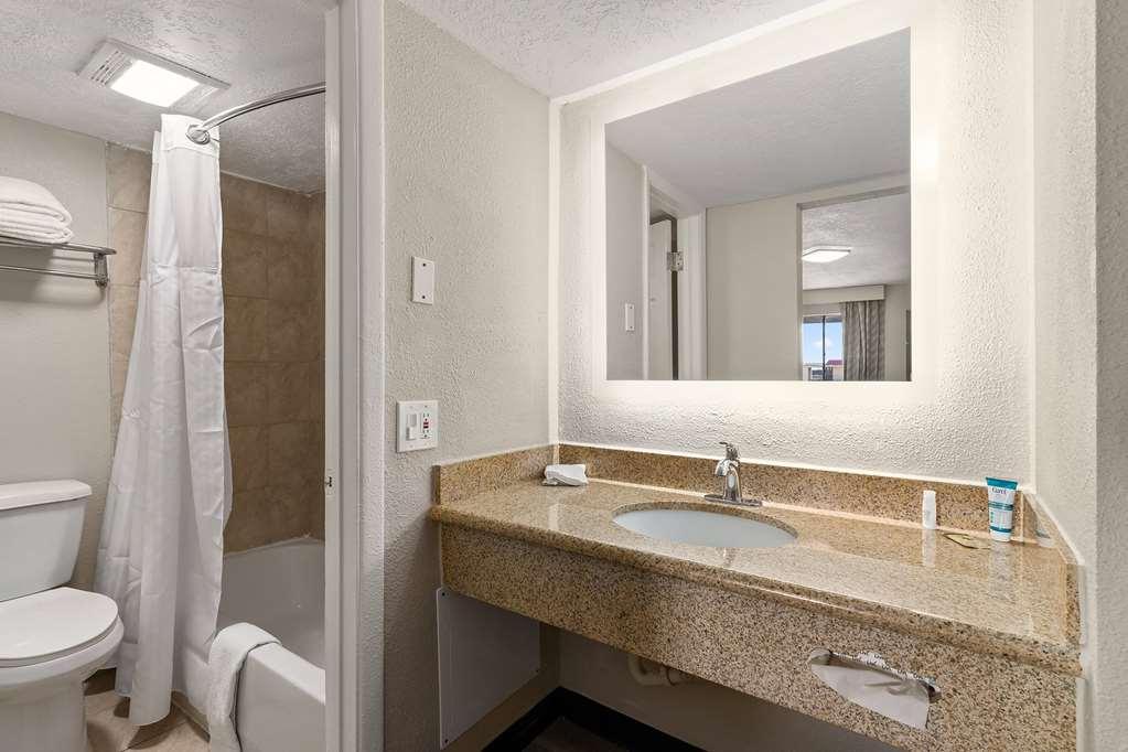 Days Inn By Wyndham Albuquerque Northeast Номер фото